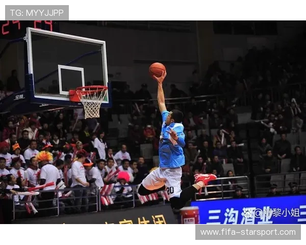 爆炸瞬间!运动员绝杀一击,瞬间点燃全场! 爆炸瞬间!运动员绝杀一击,瞬间点燃全场!